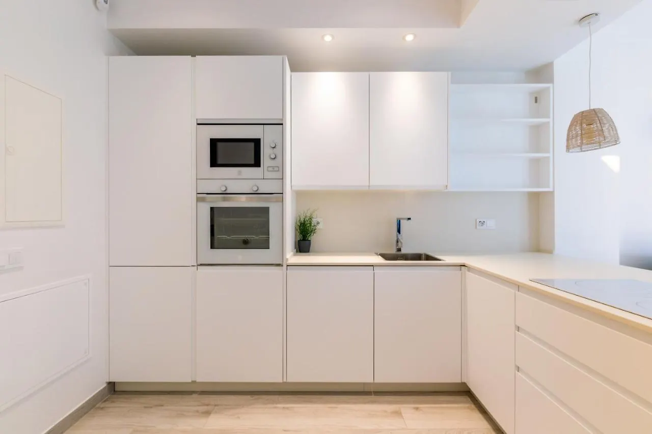 Minty Stay - Modern La Merced Malaga Apartment